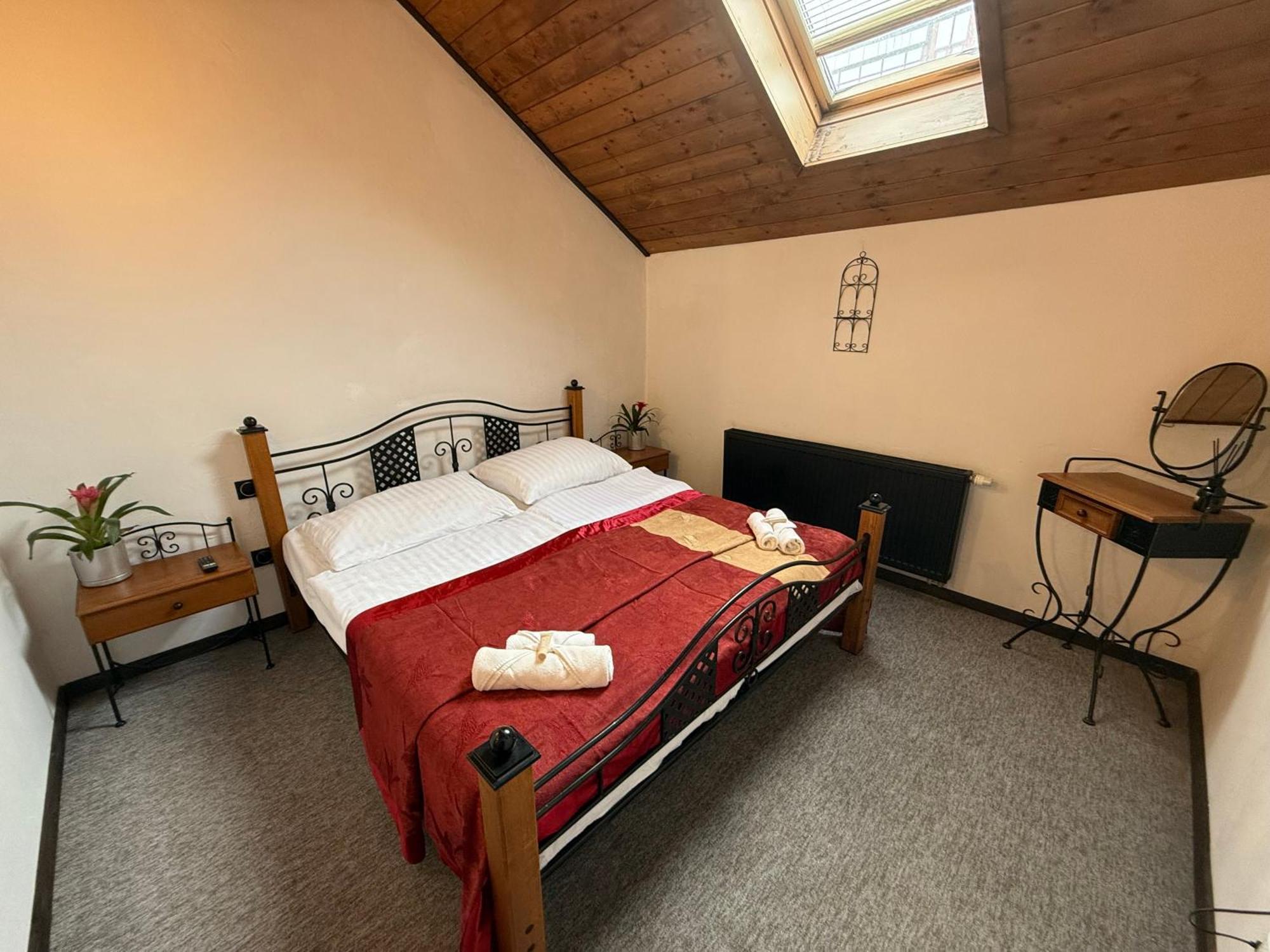 Hotel Plzensky Dvur Frýdek-Místek Extérieur photo