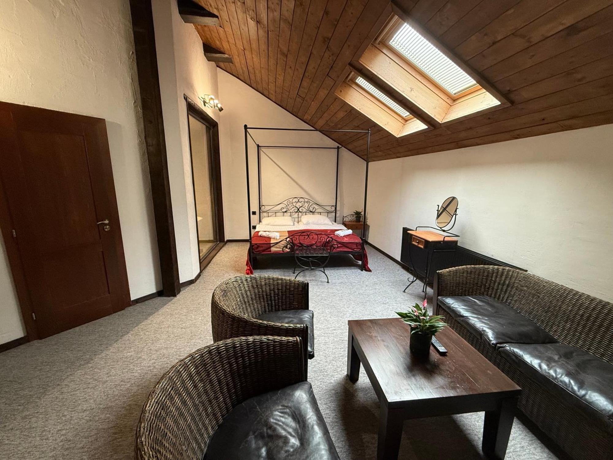 Hotel Plzensky Dvur Frýdek-Místek Extérieur photo