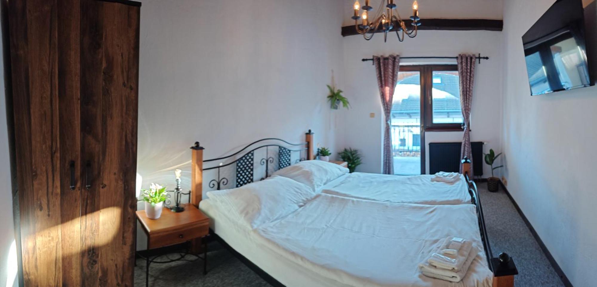 Hotel Plzensky Dvur Frýdek-Místek Extérieur photo